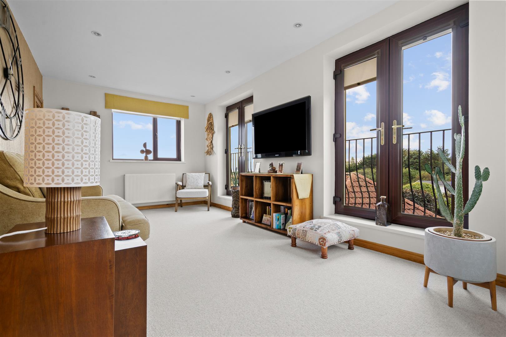 Master Bedroom / Reception Room